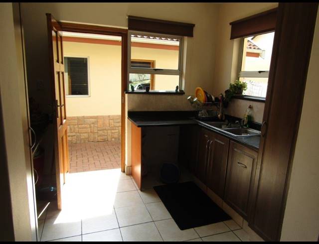 3 BEDROOM DUPLEX TO LET IN CHILTERN HILLS